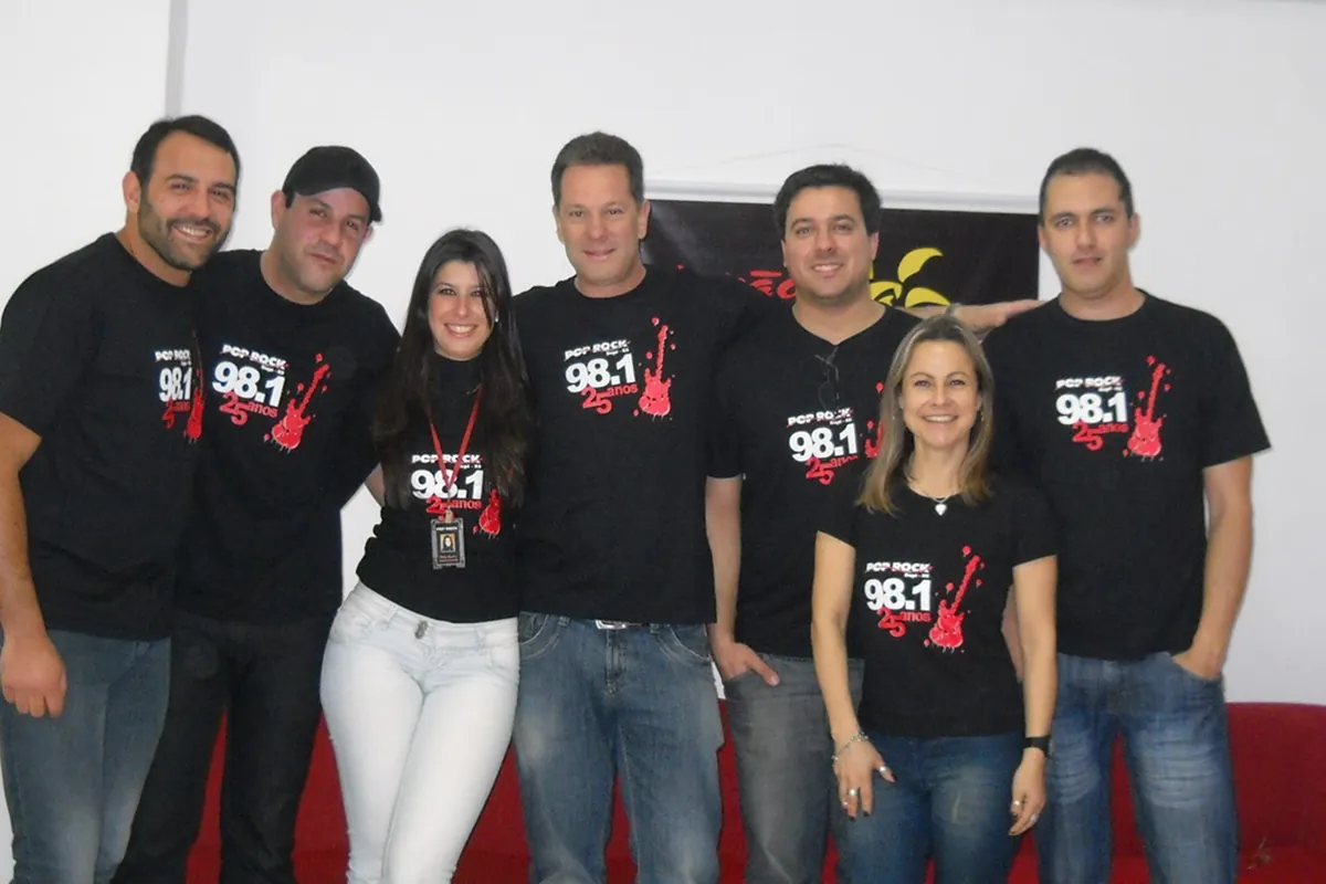 Equipe da Pop Rock Bagé 98.1 FM reunida em evento