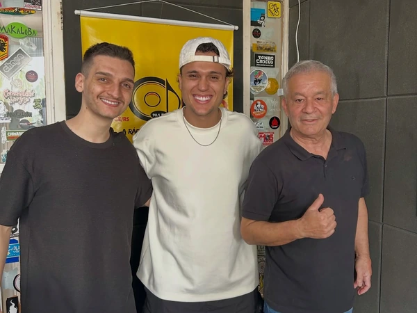Ação da Pop Rock Bagé com o público em evento